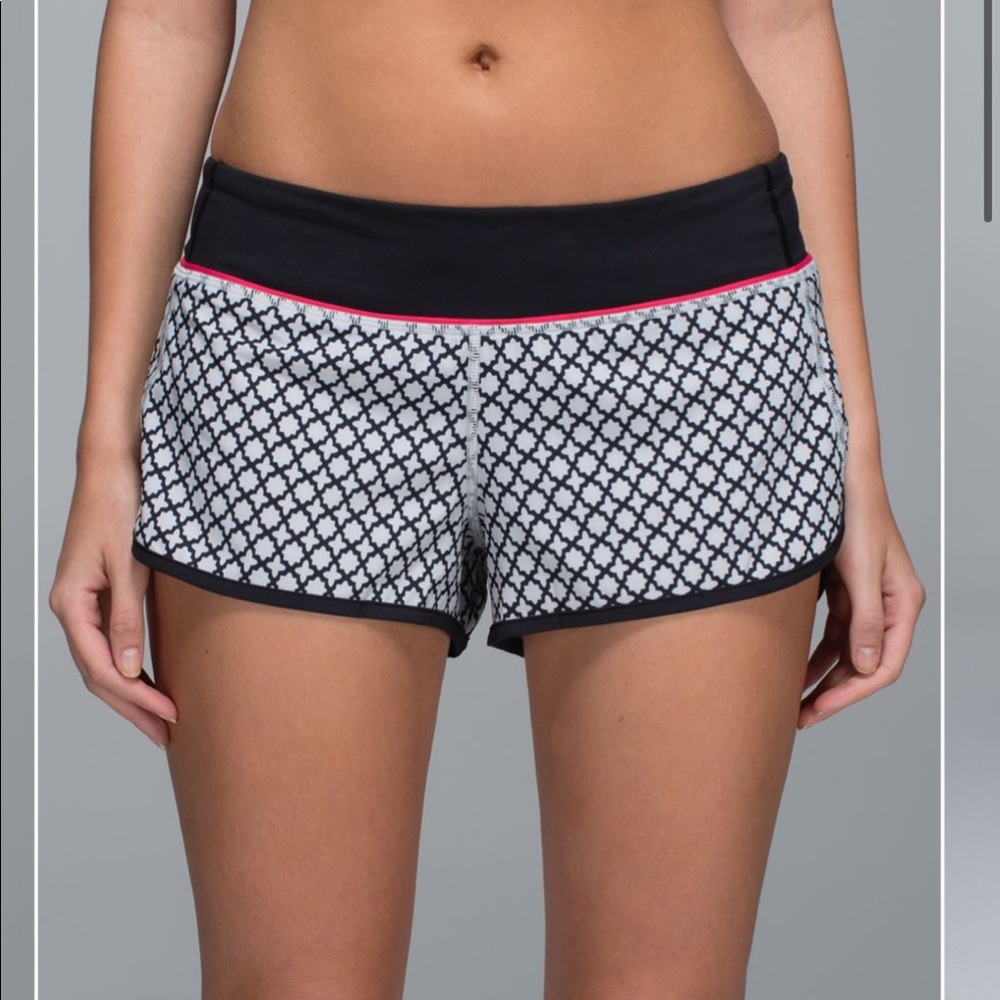 Soul Geo Silver Spoon /Black sz 4 speed shorts